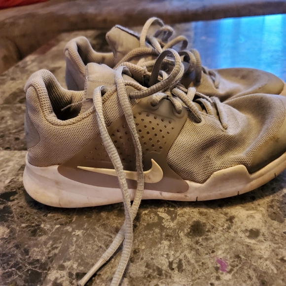 Boys nike shoes - Picture 5 of 5